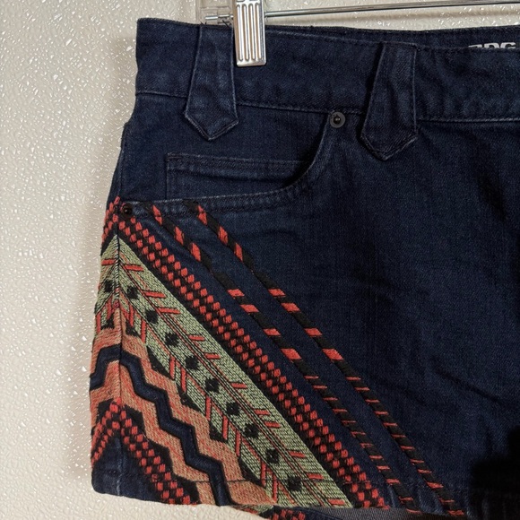 BDG Embroidered Denim Shorts Size 29 Dark Wash Boho Festival Low Rise Stretch - Picture 5 of 14